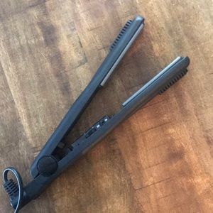 Hot Tools 1” Ceramic Flat Iron